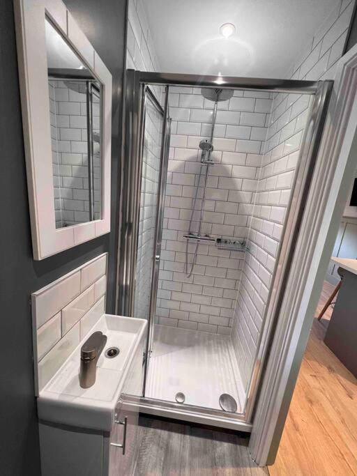 Seaview 1 Bed Open Condo - Free Parking Brighton Dış mekan fotoğraf